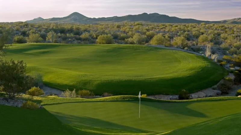 Golfing in Peoria AZ